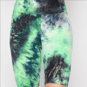 NWT High waisted Tie dye shorts size medium/ large